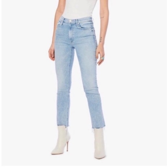 MOTHER Denim - Mother The Mid Rise Dazzler Ankle Fray Jeans Reading By The Pool Wash